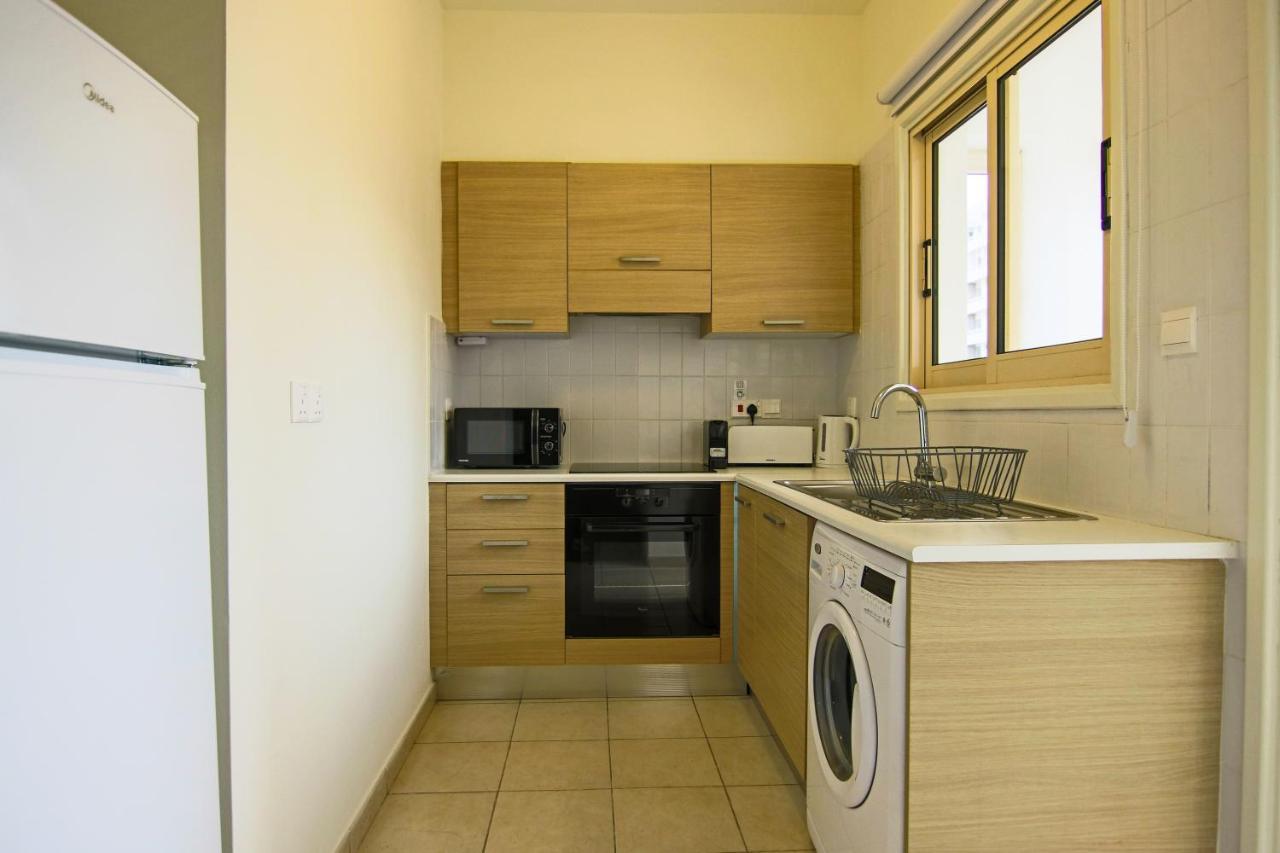 Phaedrus Living City View Luxury Iras Flat 102 Nicosia Luaran gambar